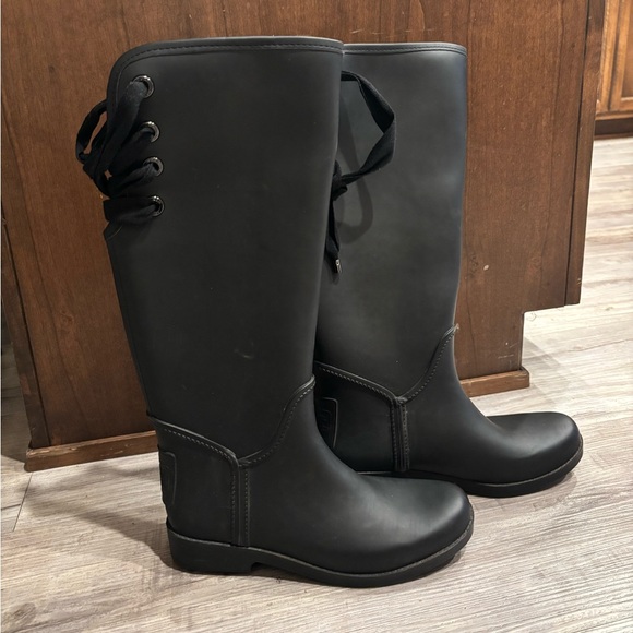 COACH TRISTEE SIGNATURE MATT BLACK WATERPROOF LACE-UP RAIN BOOTS - Picture 3 of 9